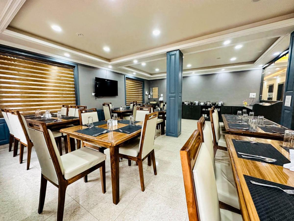 Srinagar Group Of Hotels מראה חיצוני תמונה